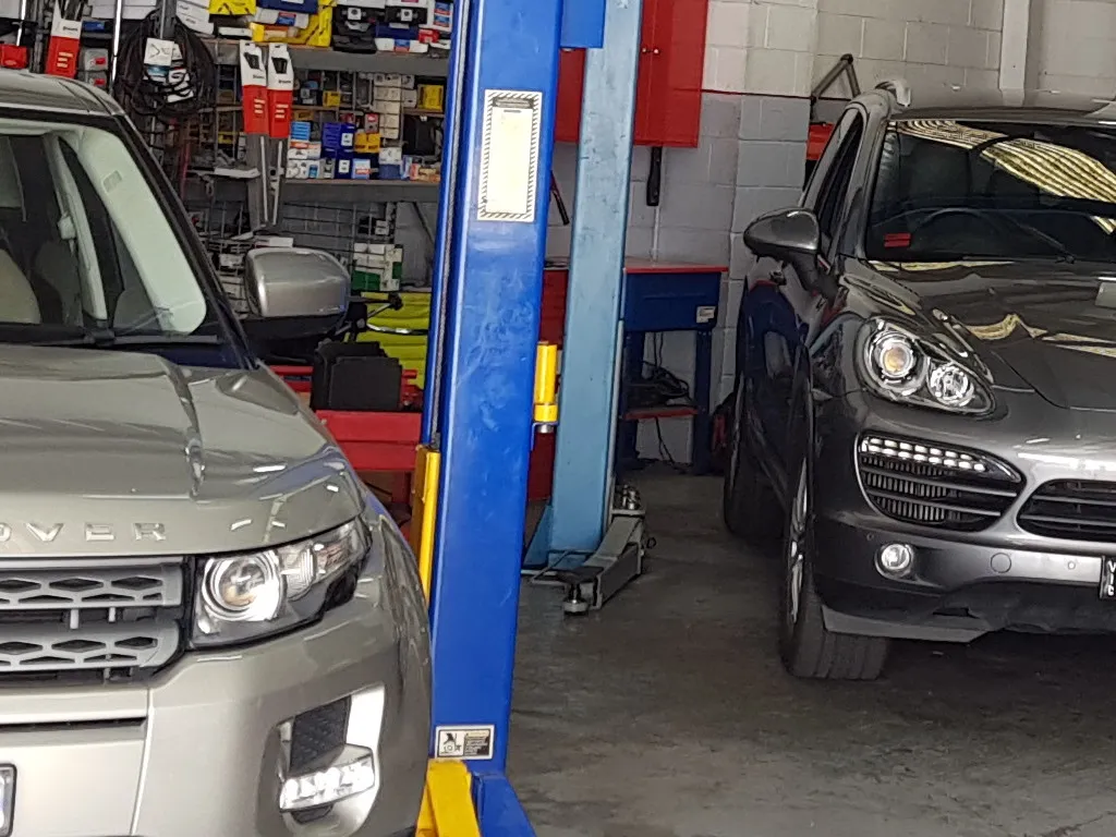 Master Auto Service workshop — Brakes & clutch